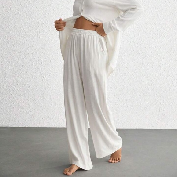 Olivaceous Wide Leg Pants - Picture 1 of 2